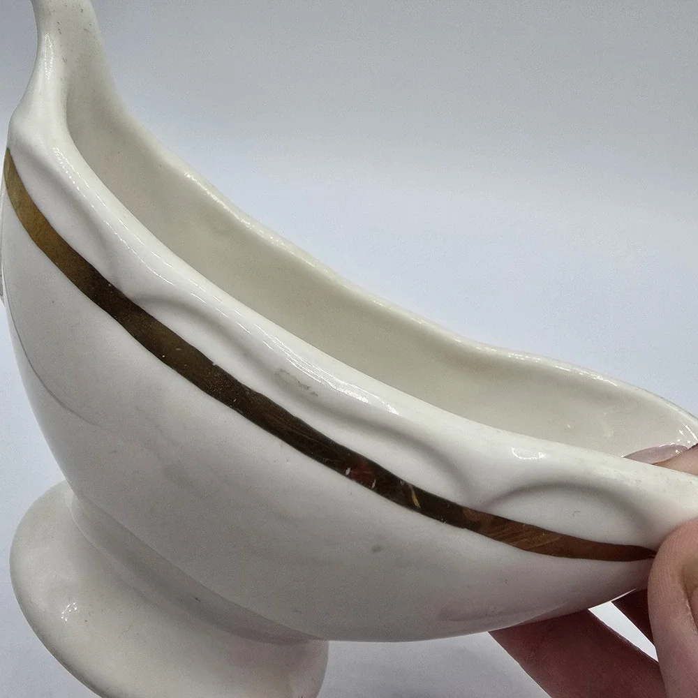 RARE HOMER LAUGHLIN FIESTA WARE WHITE Gold STRIPED GRAVY BOAT USA‎